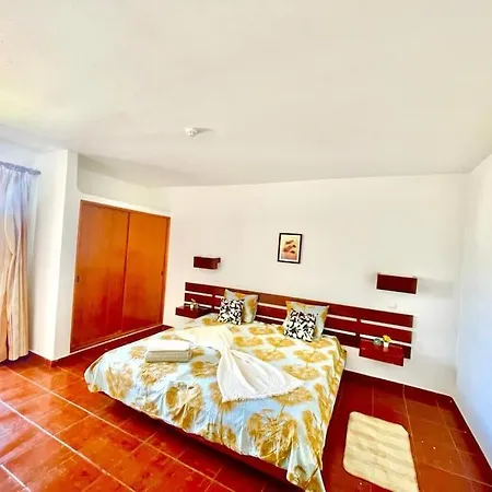 T1, Da Oura Apartment *